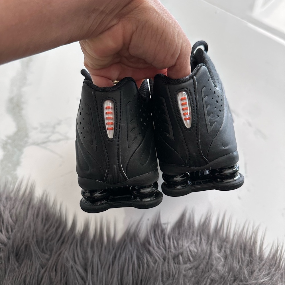 Nike Shox R4 - Picture 8 of 13